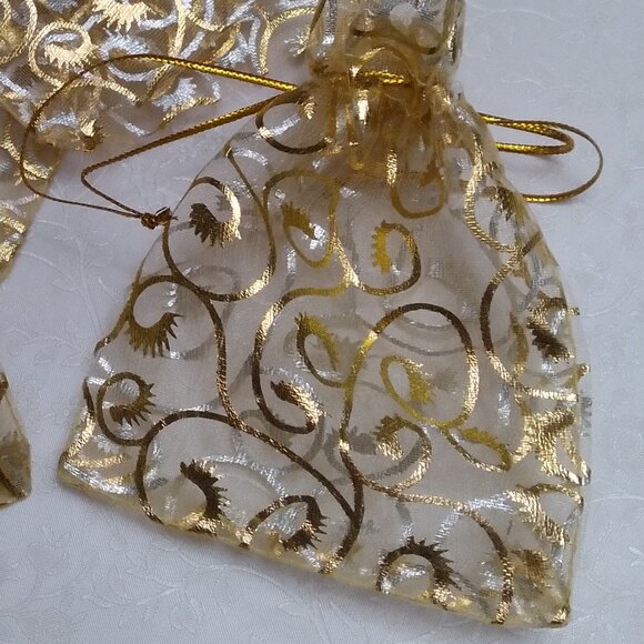 Elegant Bracelet, Luxury Design, Made in Europe and free gold gift bag - Picture 2 of 3